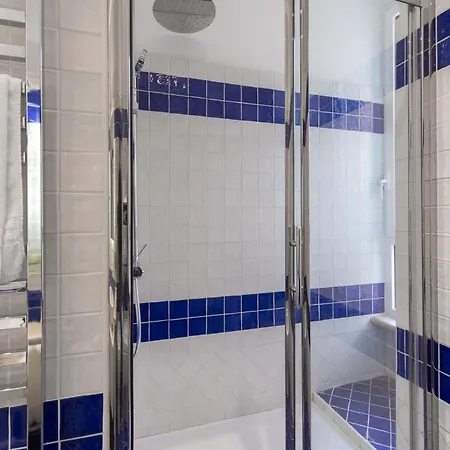 Πανσιόν Domus Alberico 4*