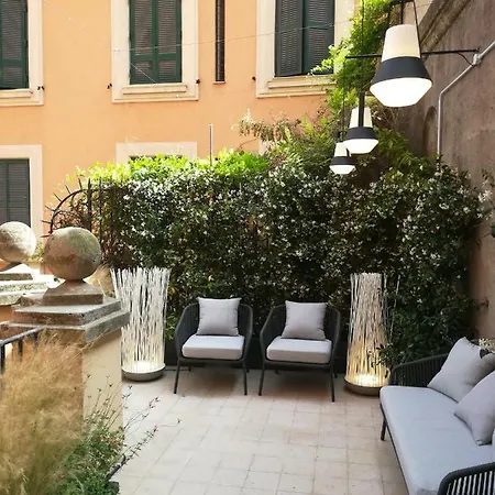 Πανσιόν Domus Alberico 4*