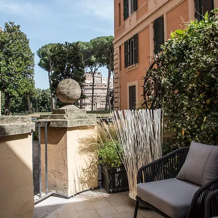 Domus Alberico Pensión 4*