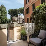 Domus Alberico Guest house 4*